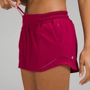 (NWT) Lululemon Hotty Hot Low-Rise Lined Short 4"